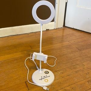 Desk lamp